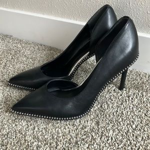 Blecker & Bond Heeled pumps black with studded detail size 9 women’s